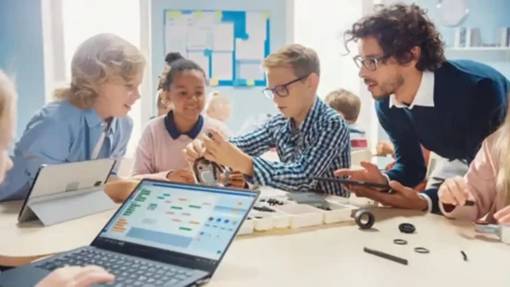 Eğitimde Yapay Zekâ: İki Ucu Keskin Bir Kılıç!